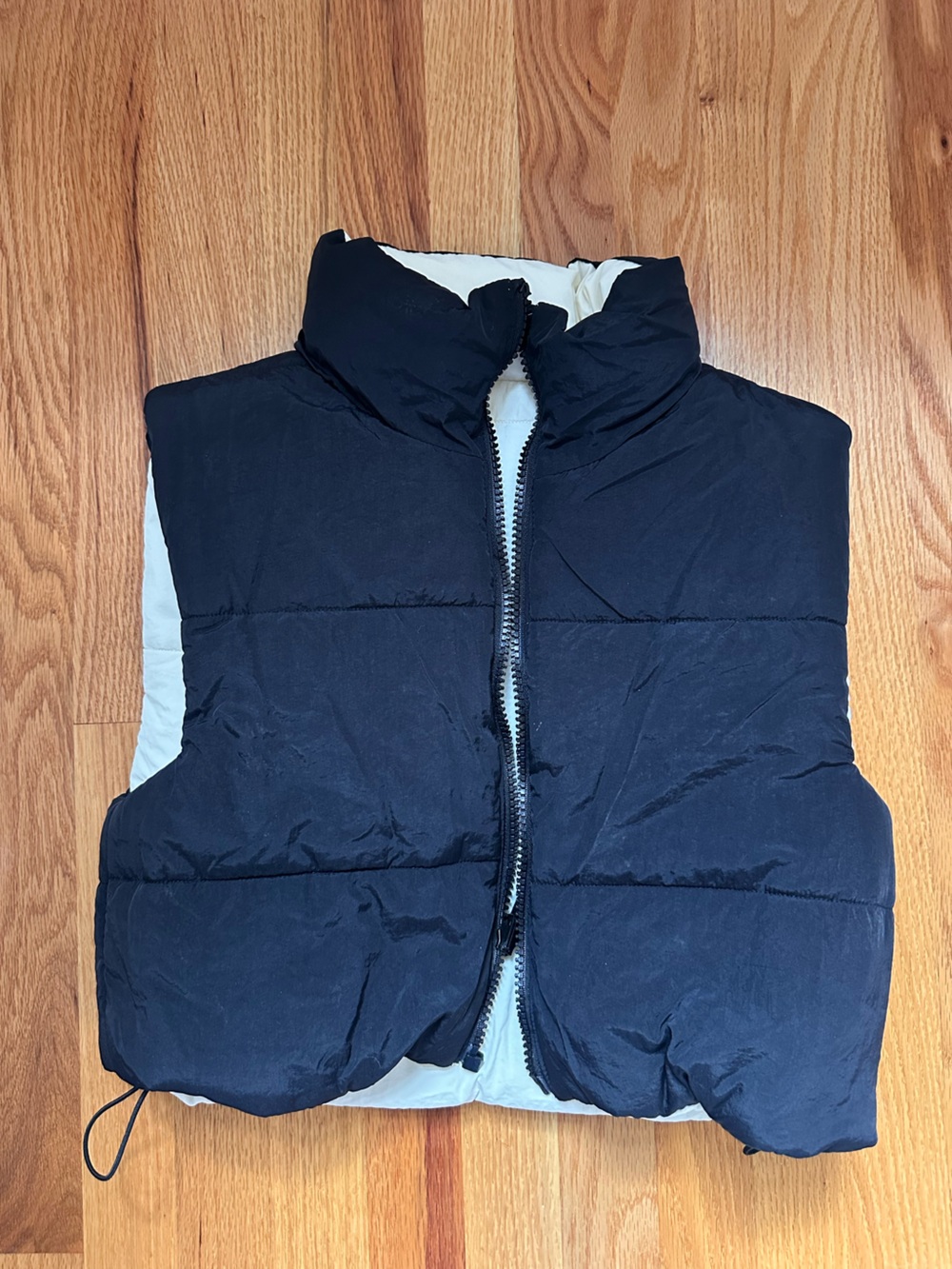 Altar’d State Reversible Cropped Puffer Vest Black Ivory Size XS